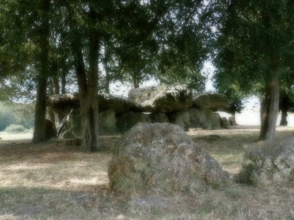 Dolmen de la grotte aux fées