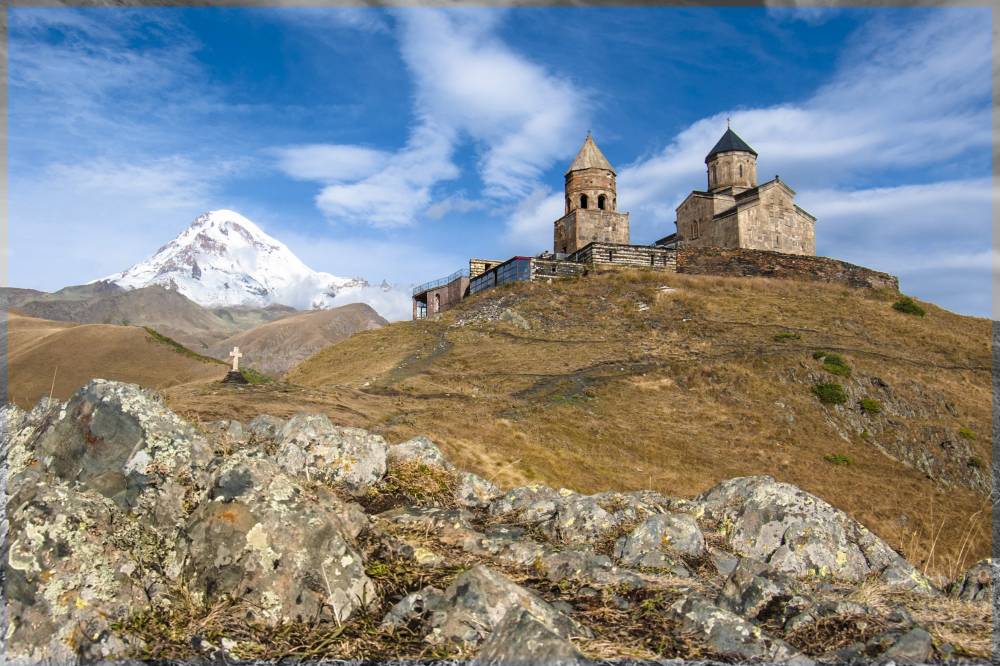 Гергети у подножья Казбека