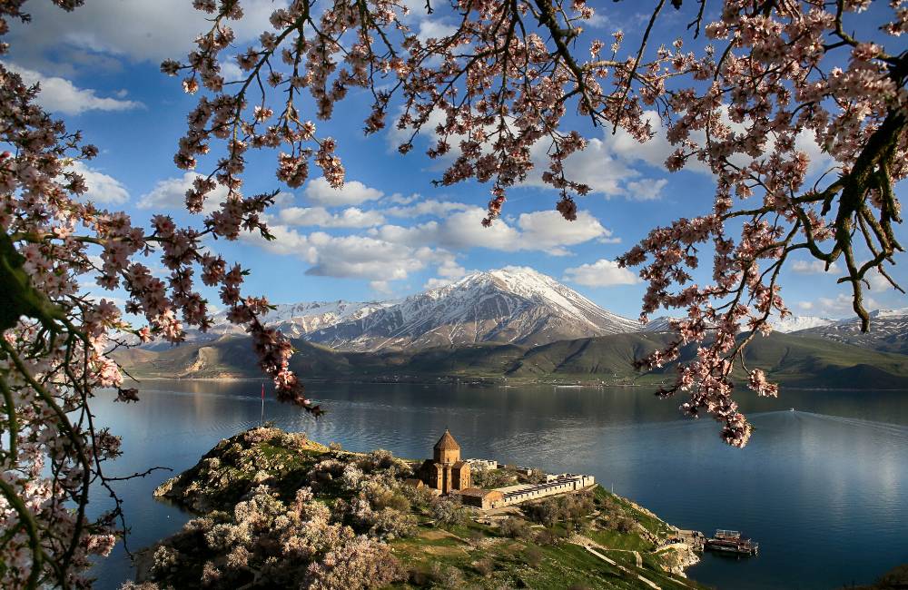 akdamar adası