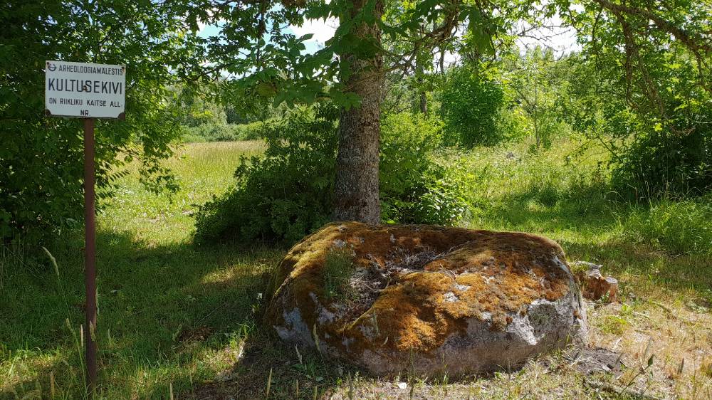 Salatse ohvrikivi