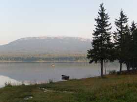 Утро над озером