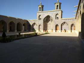 Мечеть Насир оль-Мольк, внутренний двор